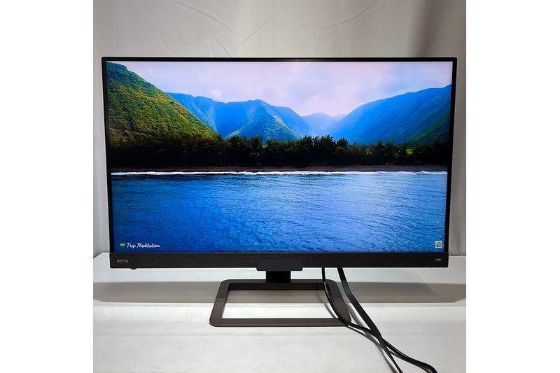 【買取実績】BenQ EWシリーズ EW3280U モデル：EW3280U-T 32インチ メタリックグレー x ブラウン LCDモニター 2022年製｜中古買取価格20,000円